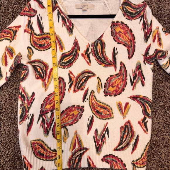 LOFT Women's V-Neck Sweater with Paisley Design Long Sleeve Size Small oversized - Picture 9 of 12
